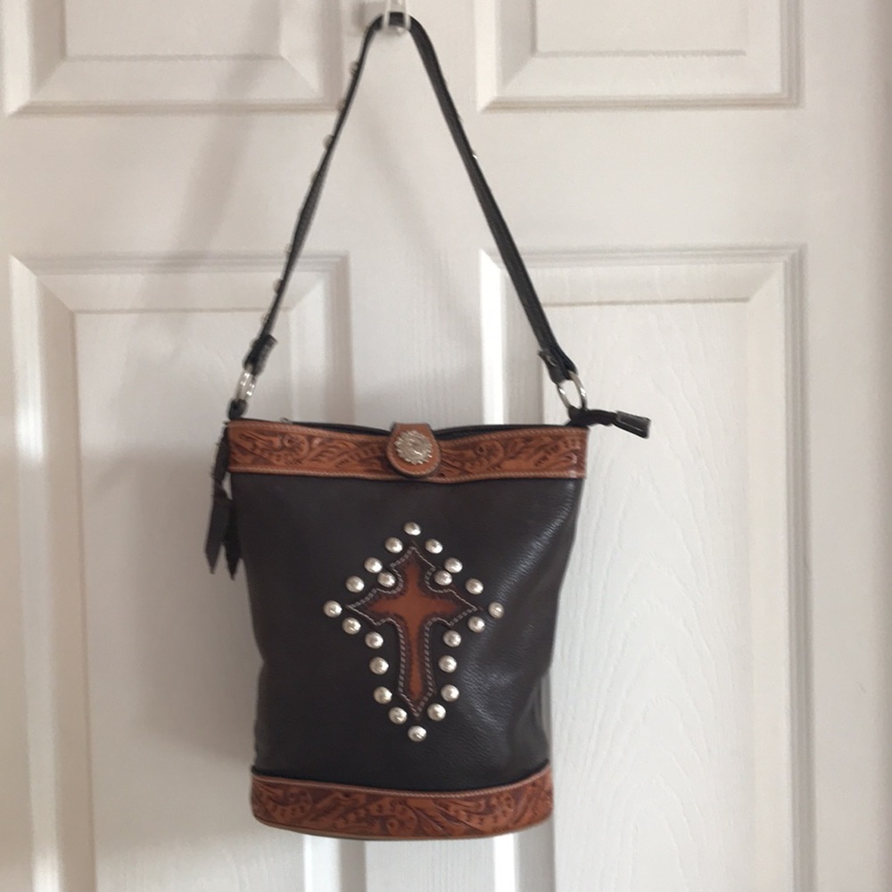 Montana Silversmith Leather Bucket Bag
